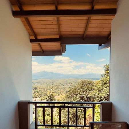 The Hills By Blue Fox Hotel Kandy Bagian luar foto