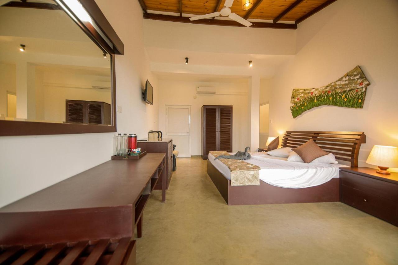 The Hills By Blue Fox Hotel Kandy Bagian luar foto