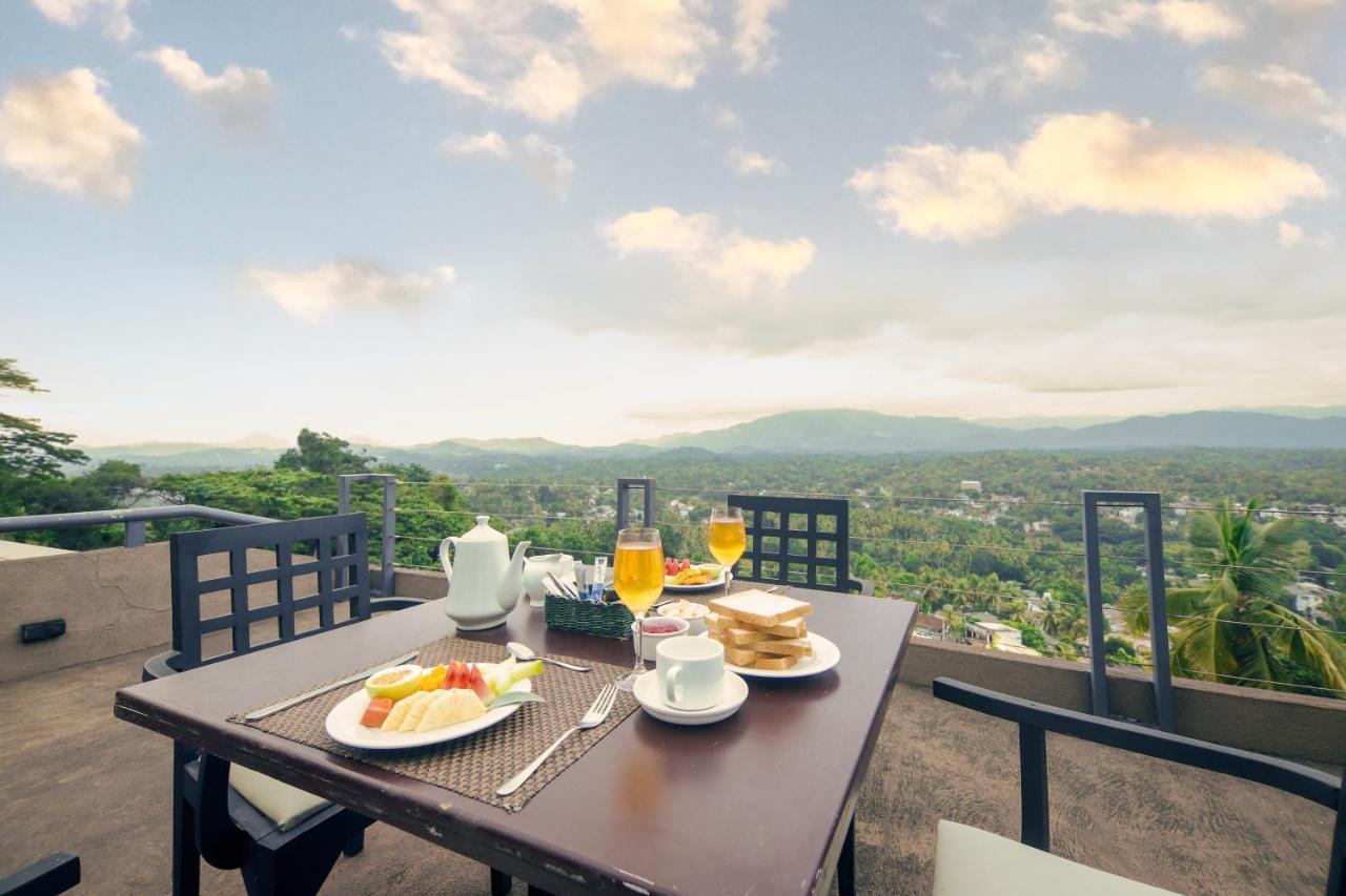 The Hills By Blue Fox Hotel Kandy Bagian luar foto